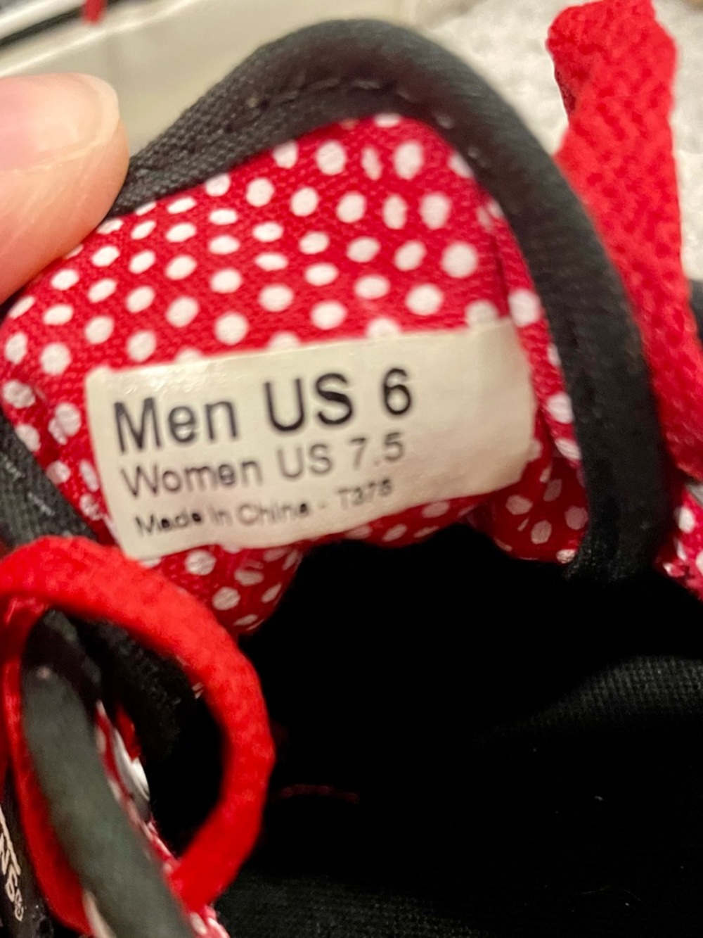 Vans x Hello Kitty Sneakers Size 7.5 Black Red Bow Print Cute Y2K - Picture 8 of 8